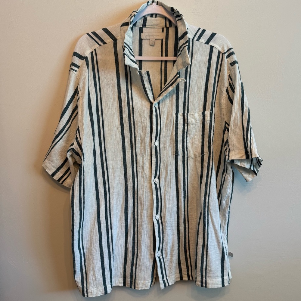 Men’s Striped Short Sleeve Button Down